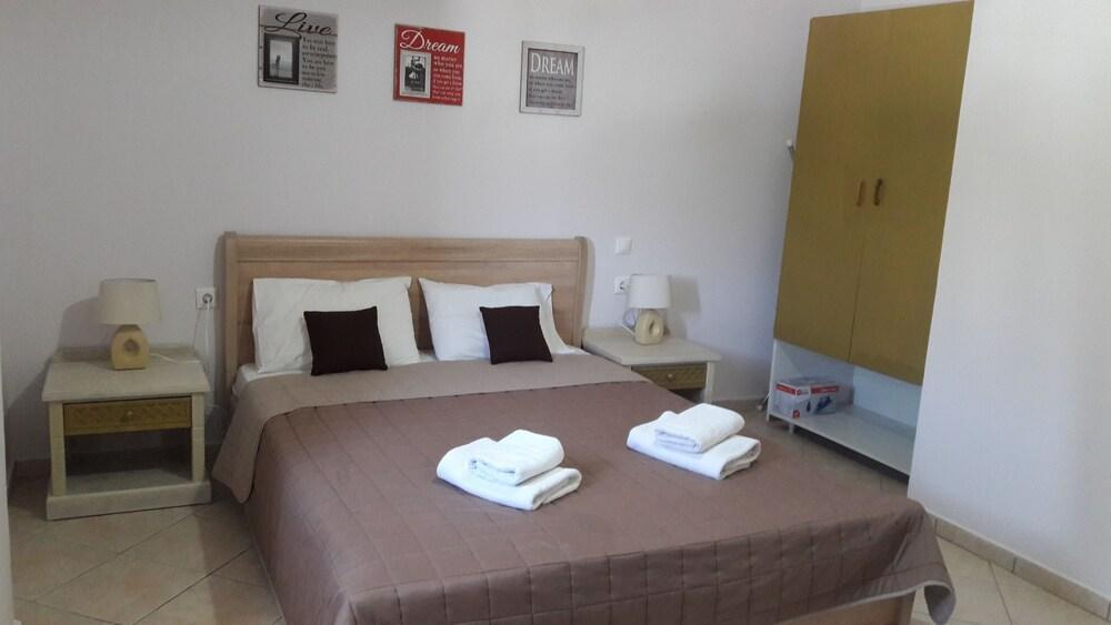 "Villa Kanavos" Apts มาตาลา ภายนอก รูปภาพ